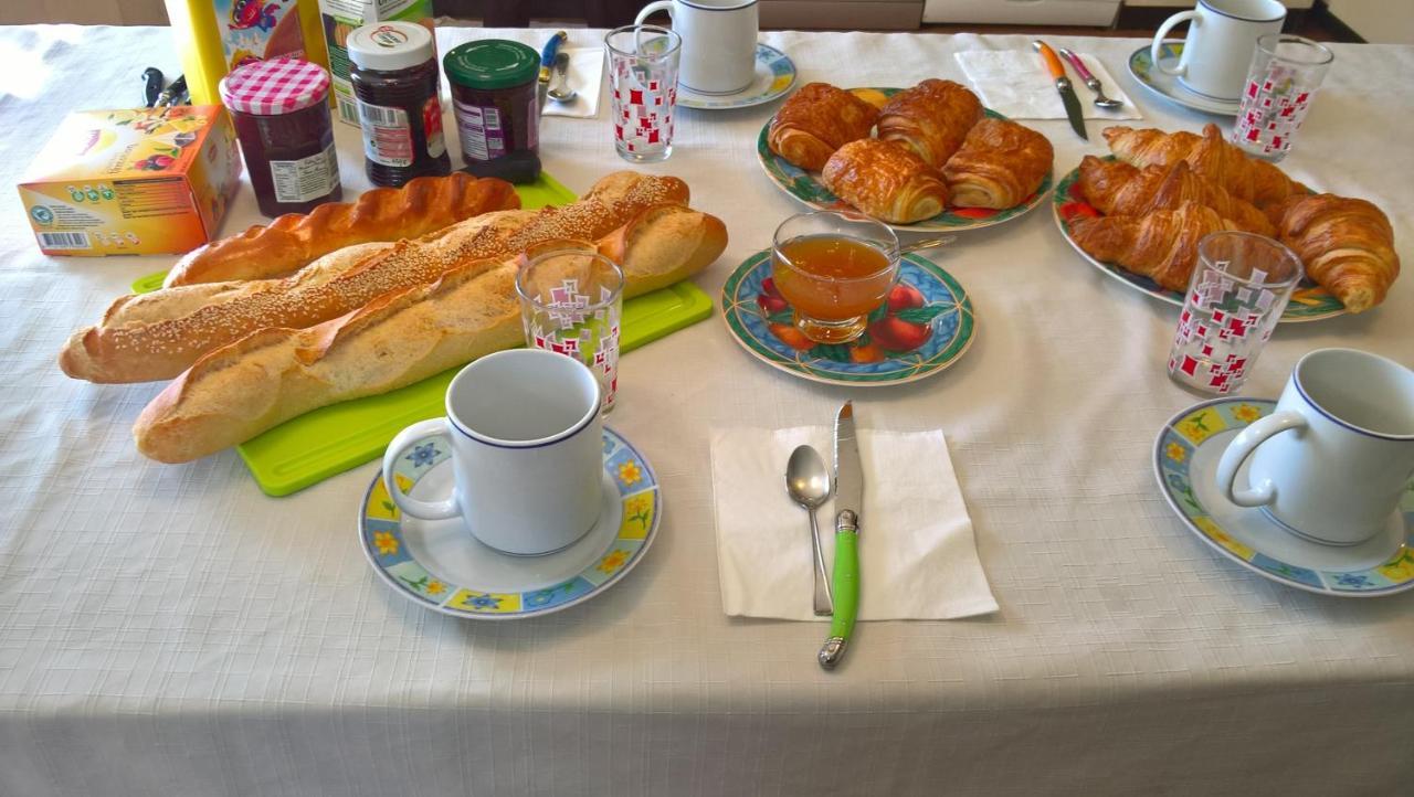 Chez Naomi Bed & Breakfast Saint-Jean-de-Cornies Exterior foto